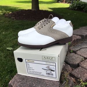 NEW Ladies Mizuno Golf Shoes